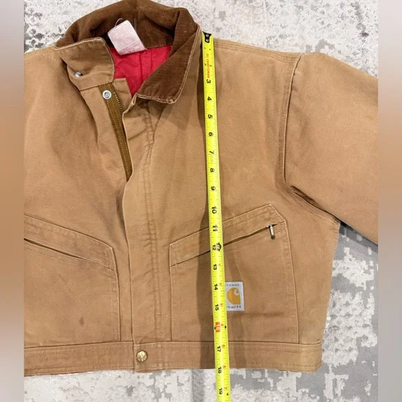 Vintage Carhartt Tan Cropped Jacket with Brown Collar made from a jumpsuit. - Picture 8 of 8